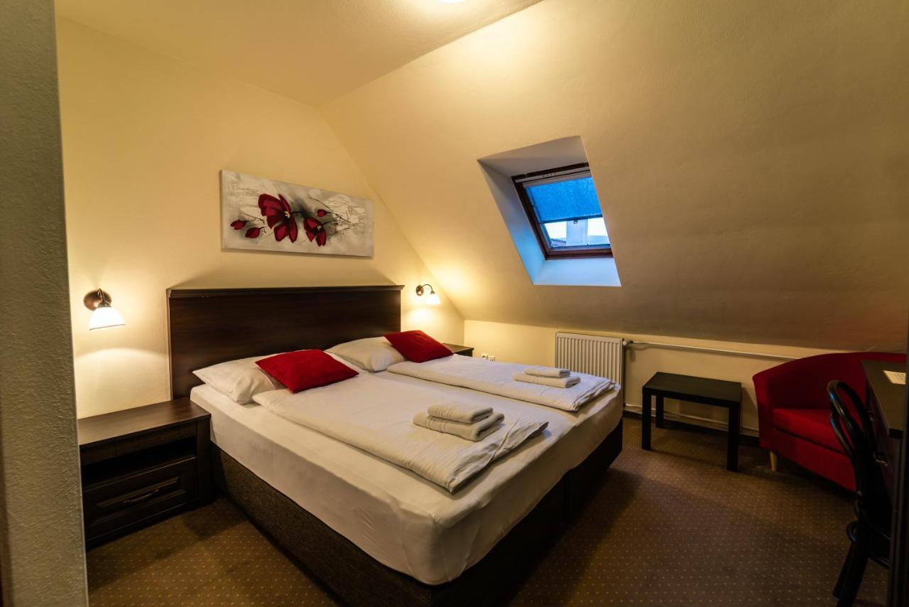 Hotel Koruna براكتايس المظهر الخارجي الصورة